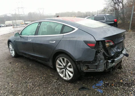2018 Tesla Model 3 Long Range/Mid Range из США, поврежденный, VIN 5YJ3E1EA7JF023994